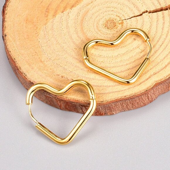Gold Simple Heart Earrings - Picture 1 of 5